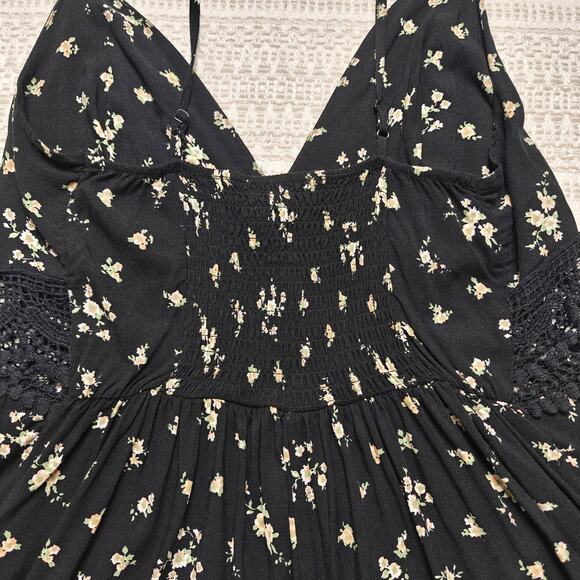No Comment Black Floral Romper Lace Trim Summer Outfit Size L (Runs Small) - Picture 6 of 8
